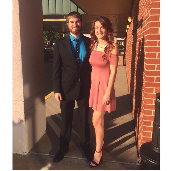 Meet your Posher, Hannah - Picture 1 of 1